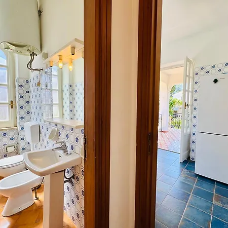 Crilulu Al Mare Вилла Палермо